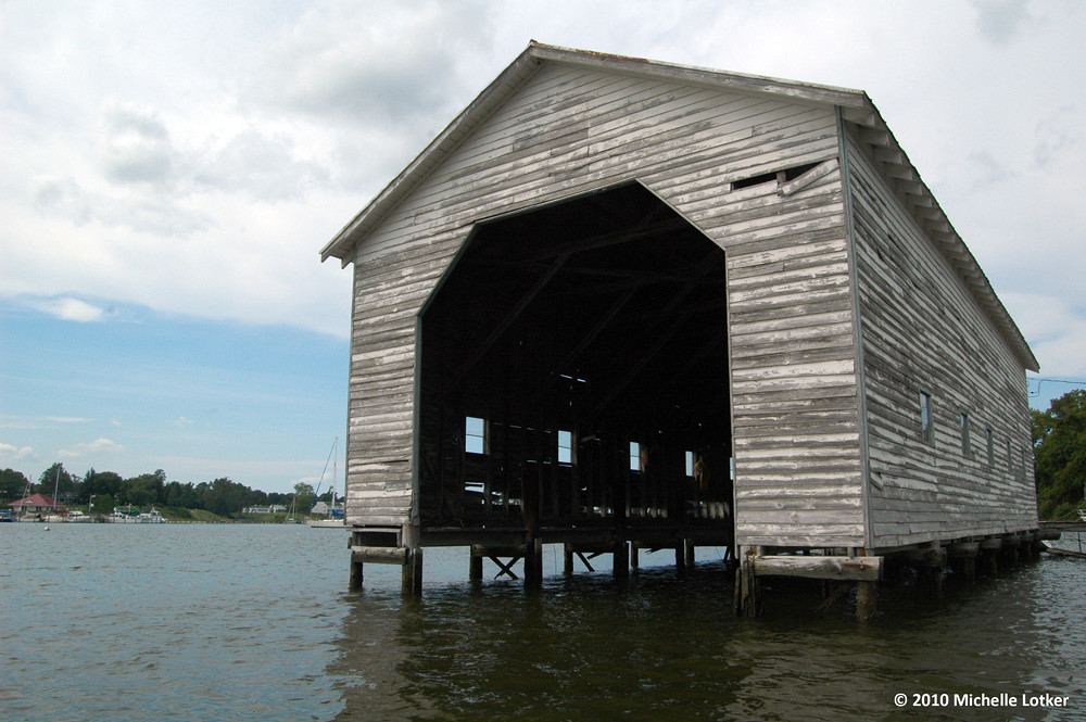 An old boat house located near the Urbanna Town Docks in U… Flickr