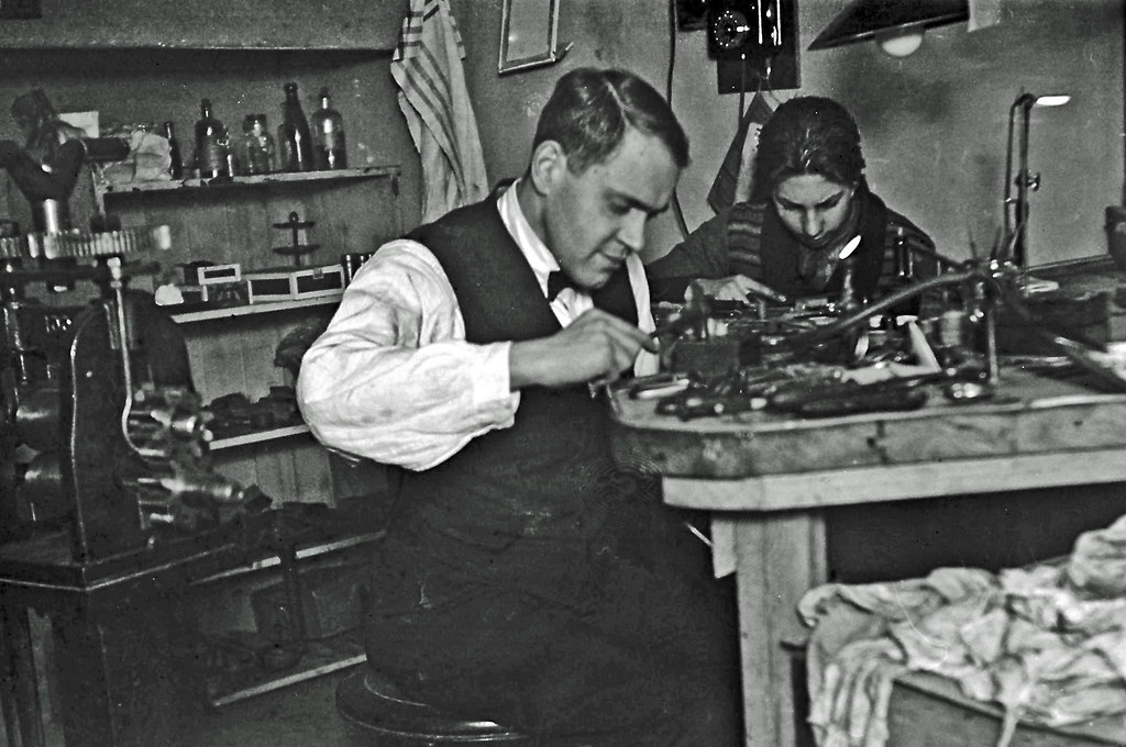 Old goldsmiths shop a photo on Flickriver