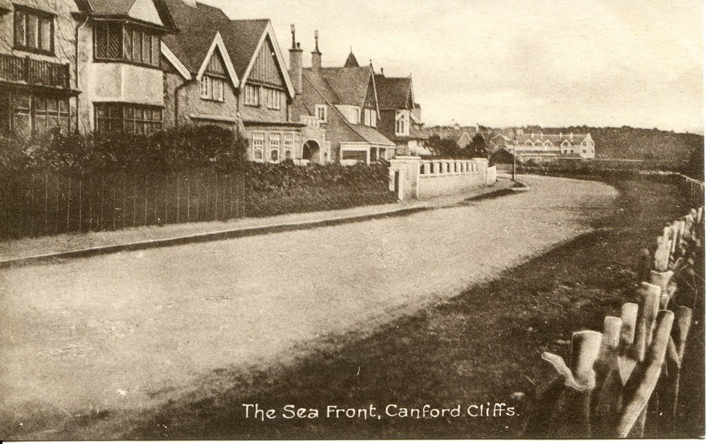 Cliff Drive, Canford Cliffs, Poole Canford Cliffs Hotel in… Flickr