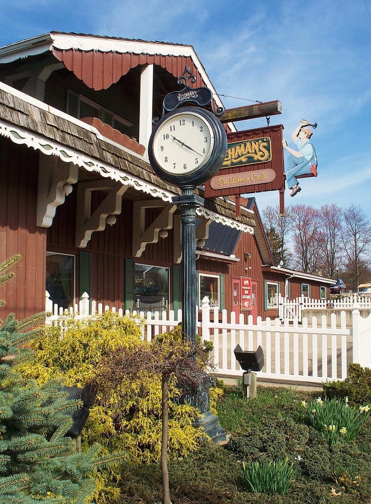 OH Kidron Clock Clock on a post in Kidron, Ohio. Ken Flickr
