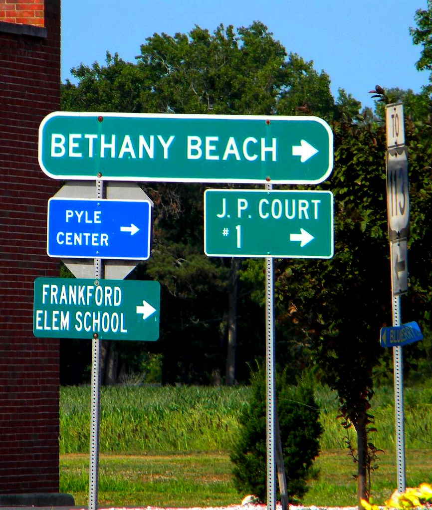 Frankford, Delaware Road signs near the post office on mai… Lee