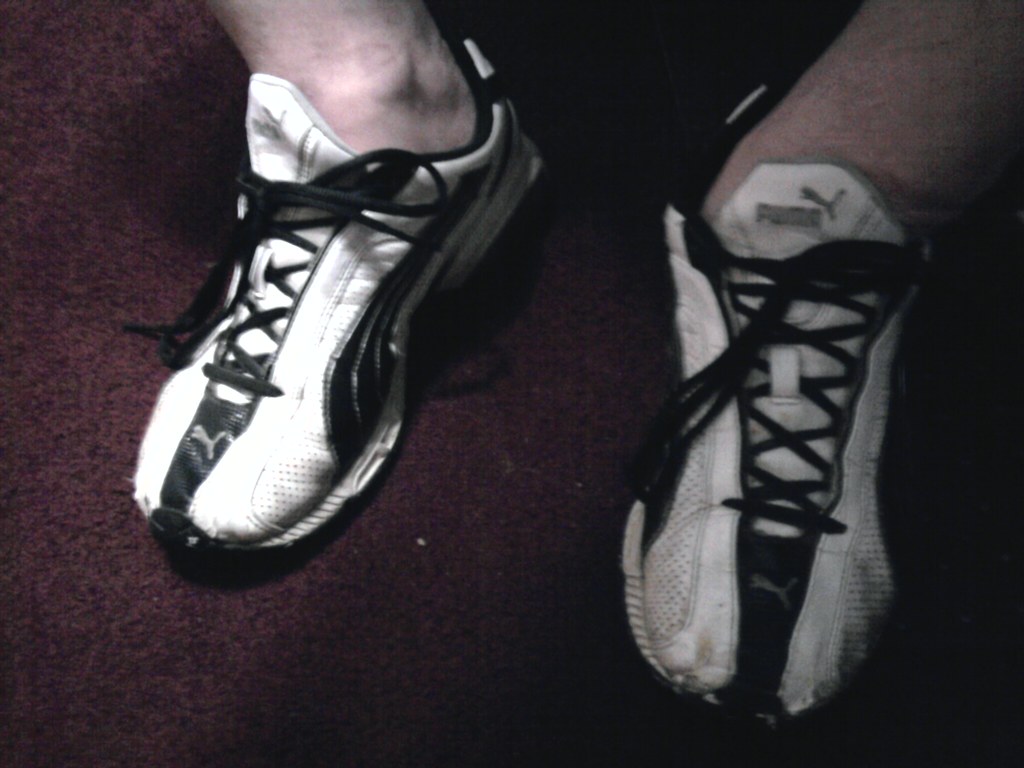 Work out Puma Worn out Pumas no socks Robert Flickr