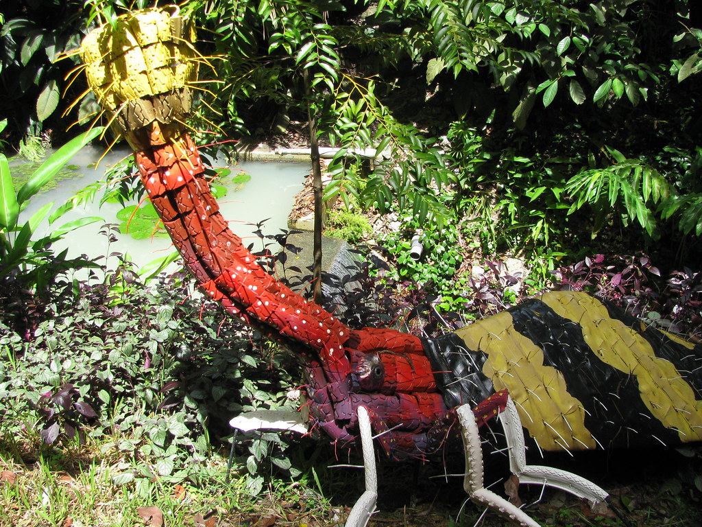 IMG_1853 crazy sculpture at spice garden aleetle Flickr