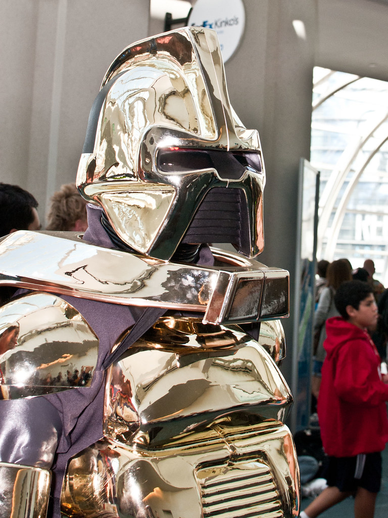Cylon Old school toaster. Shot at San Diego Comic Con 2010… Flickr