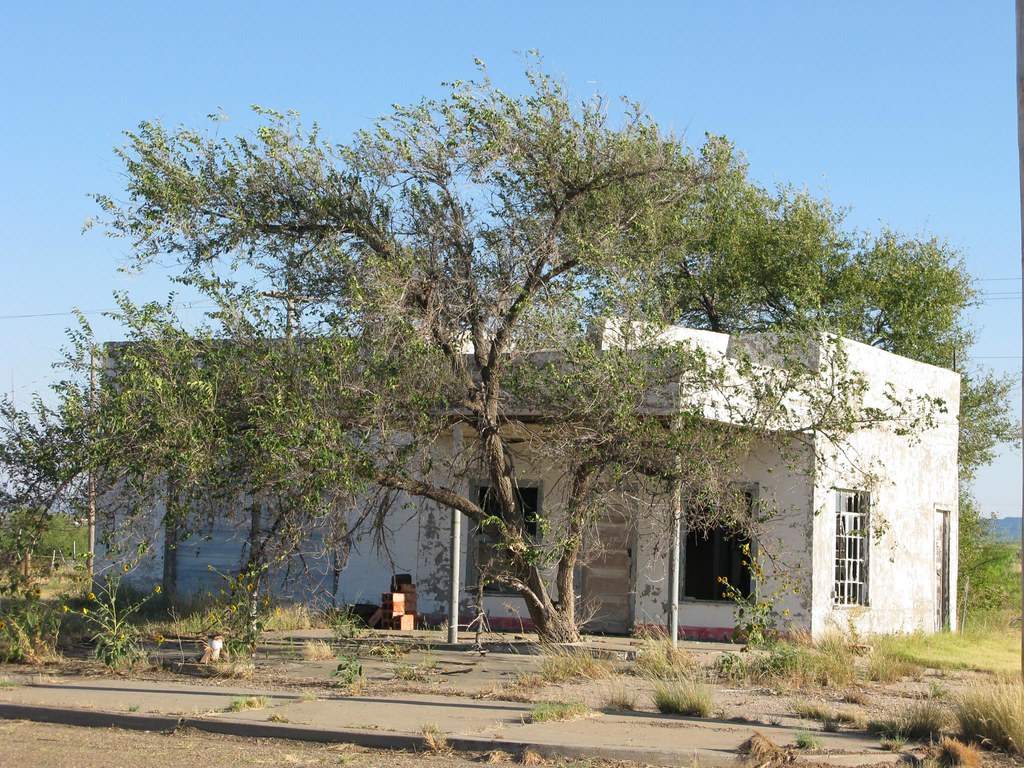 Abandoned gas station Located in San Jon, New Mexico on Ro… Flickr
