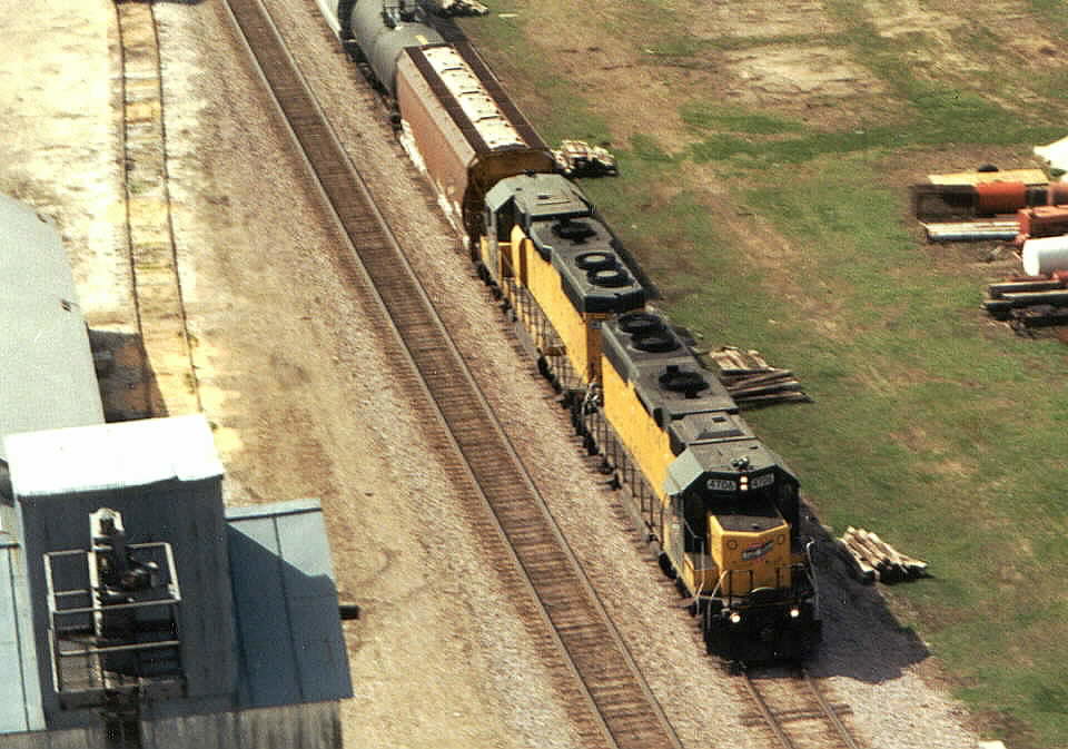 cnw4706 On top of the elevator at Scranton, IA MrCNWHead Flickr