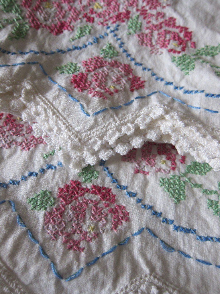 vintage embroidered pillow cases with crochet edging. JoulesVintage