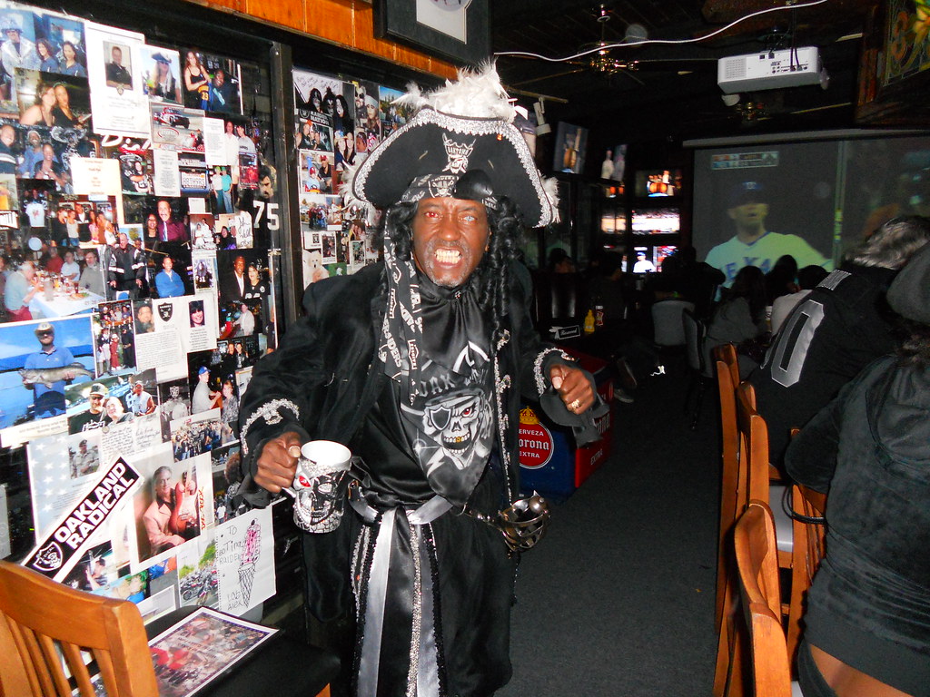 Oct 31 2010 020 Oaktown Pirate Ricky's Sports Bar after … Flickr