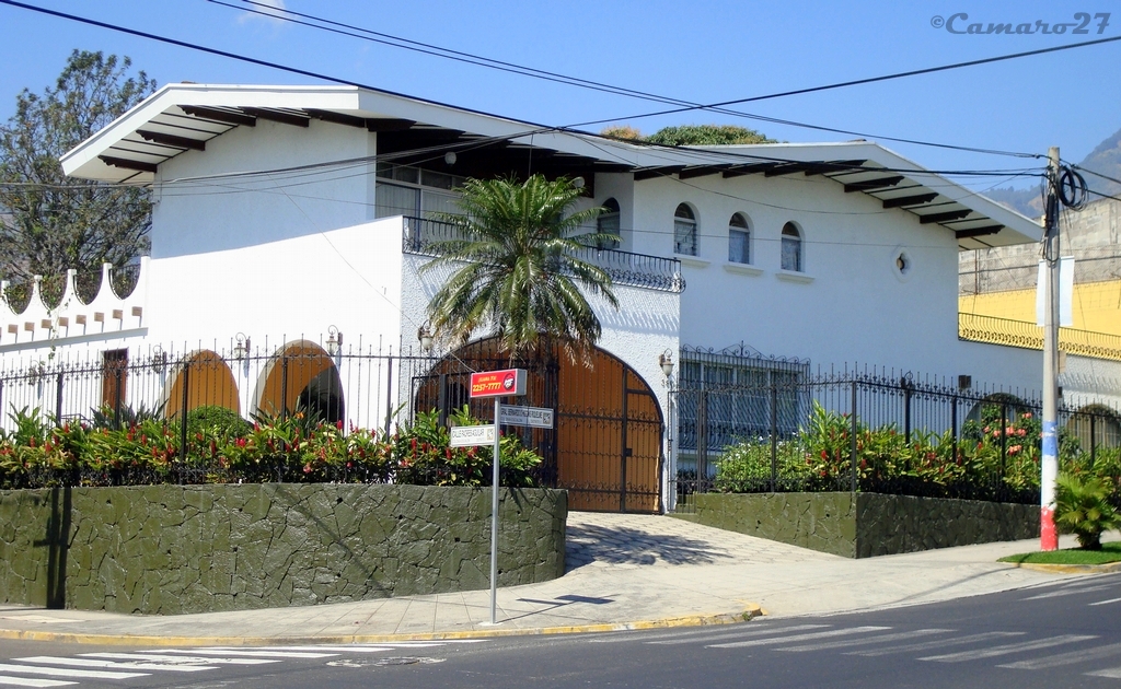 Colonia Escalón Casa en la Colonia Escalón de San Salvador… Flickr