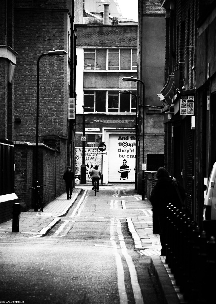 London Shoreditch London Curtain Road nov 2010 ©LUCA… Flickr