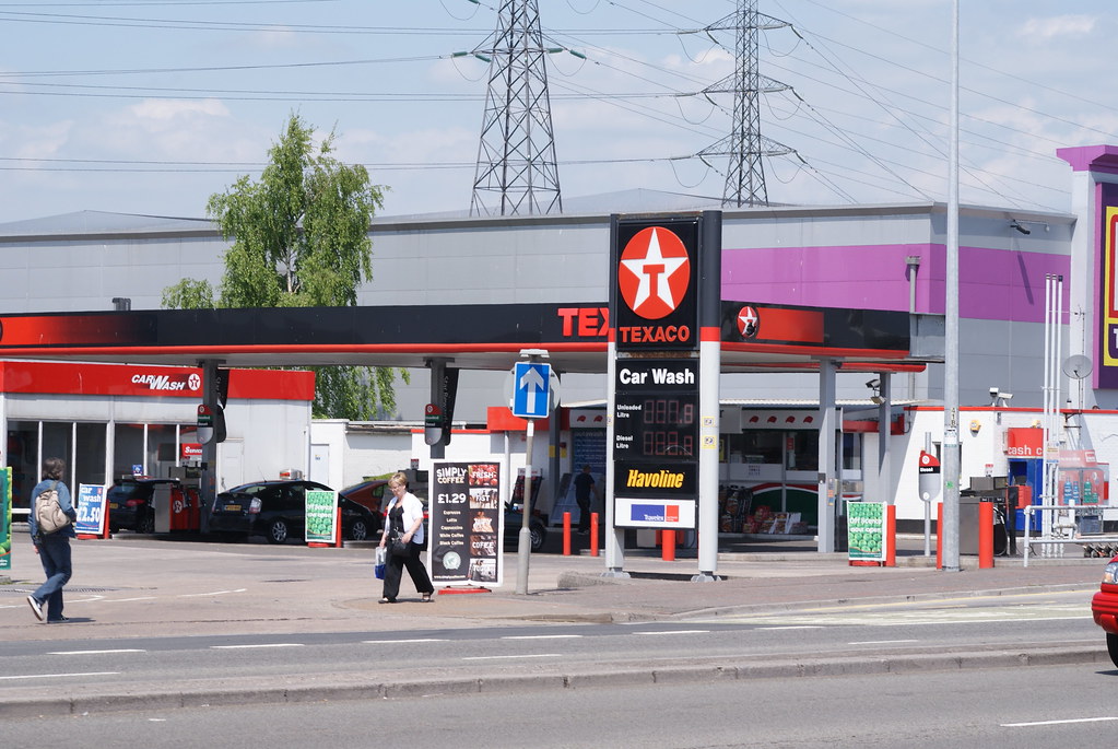 Texaco, Roath Cardiff 2010. Now a Murco garage. EYBusman Flickr