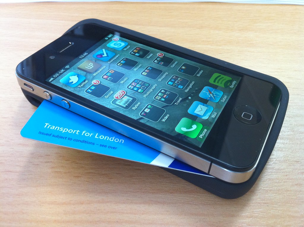 How to use your iPhone as an Oyster card Simply slide your… Flickr