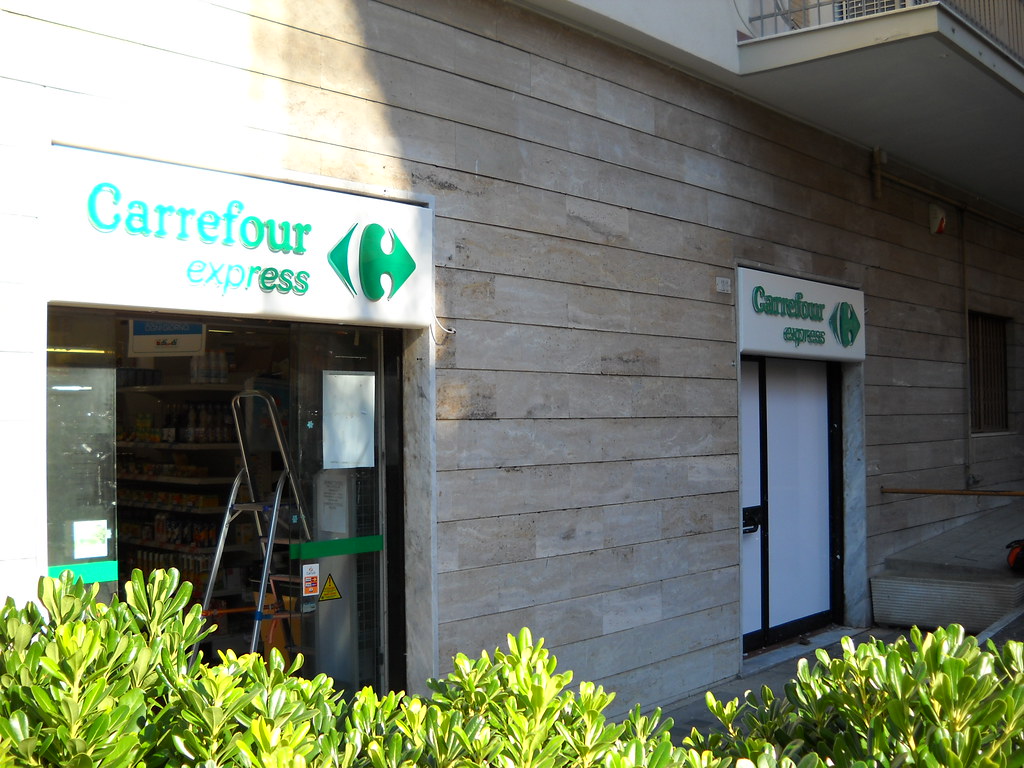 Carrefour Express Genova Via Quartara Insegne 001 stefano italiano