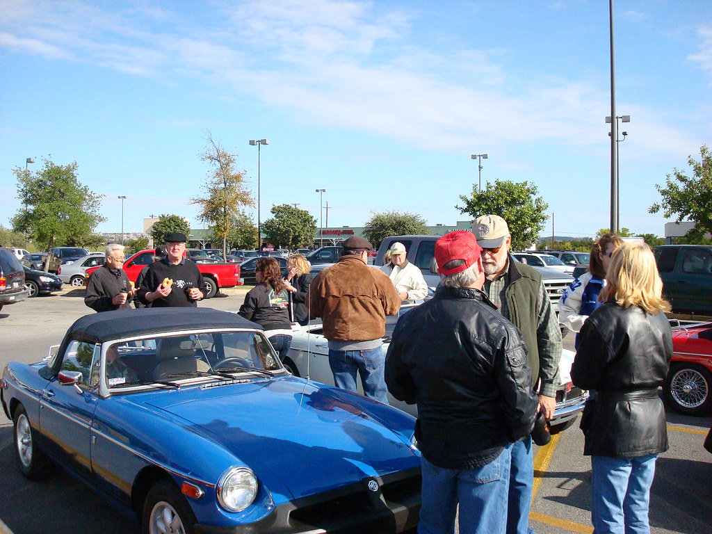 FALL HILL COUNTRY RUN CARS AT THE HEB PARKING LOT AT 1604 … Flickr