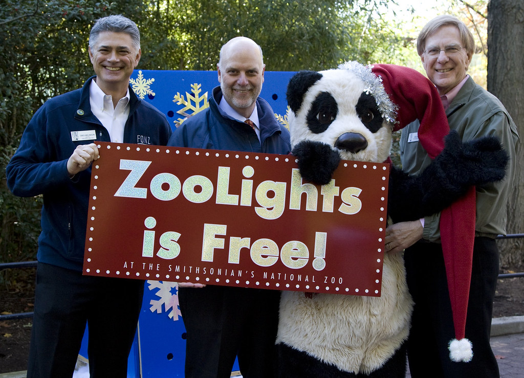 ZooLights is FREE at the National Zoo! See the Zoo in a wh… Flickr