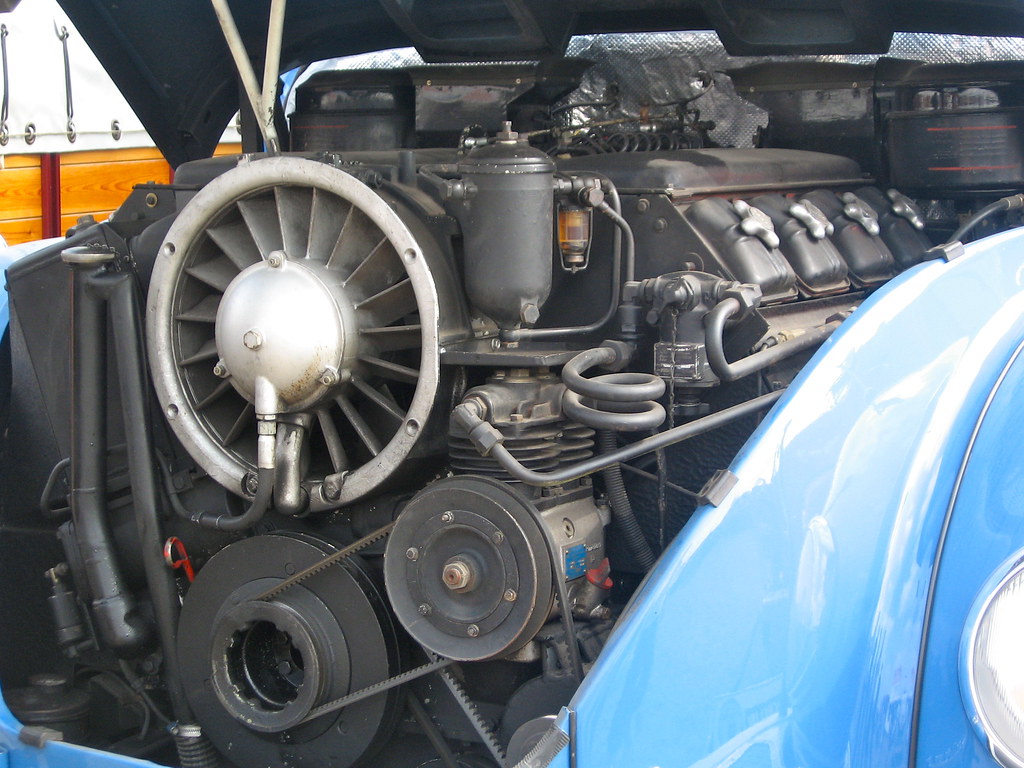 Deutz air-cooled V8 diesel engine | Timitrius | Flickr