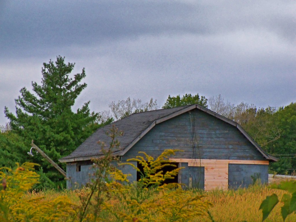 Weatherd HDR Old farm barn Seneca Illinois on a cloudy l… Flickr