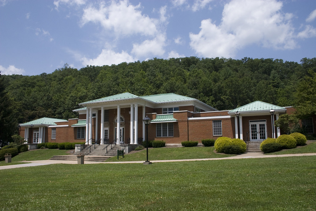 Bluefield College Shott Hall The cafeteria, game rooms, … Flickr