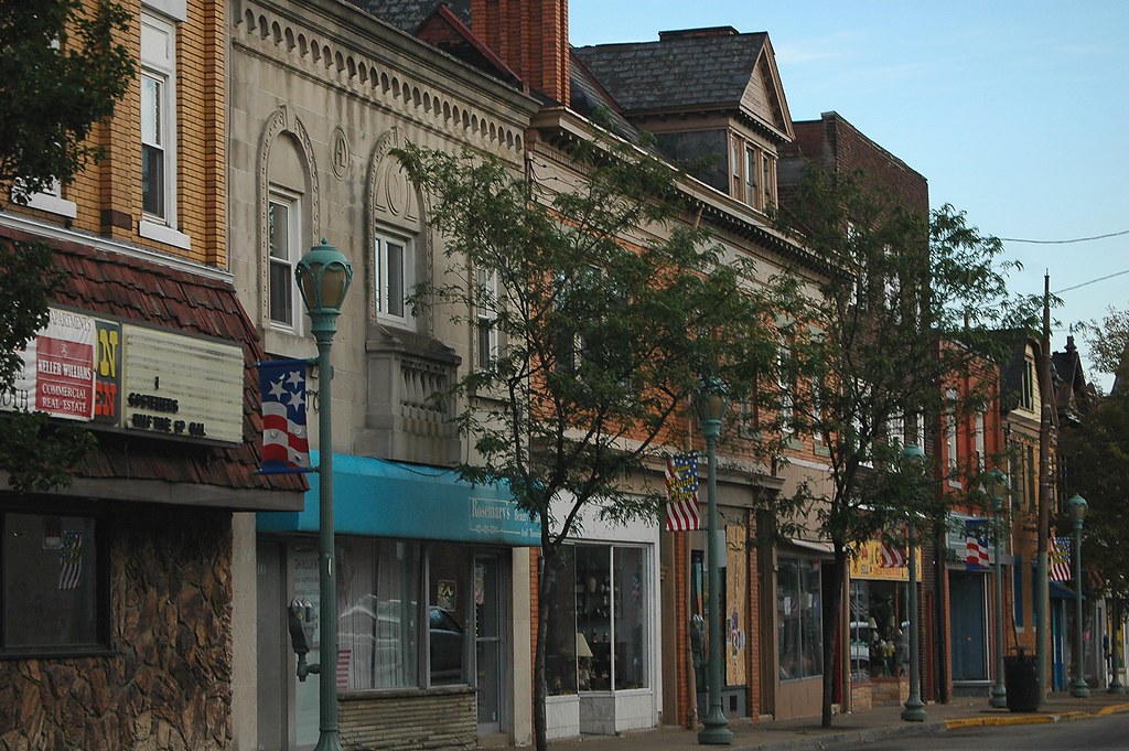 Mount Oliver, Pittsburgh PA Gothic lamp posts in Mount Oli… Flickr
