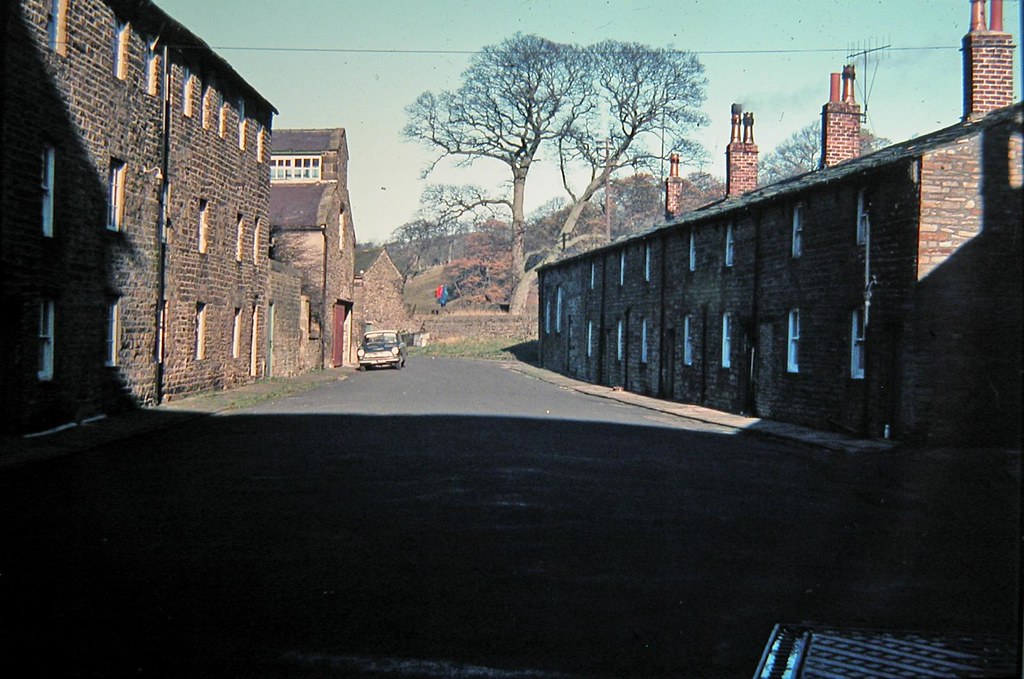 Low Mill 1970s cottages (Addingham, West Yorkshire) Flickr