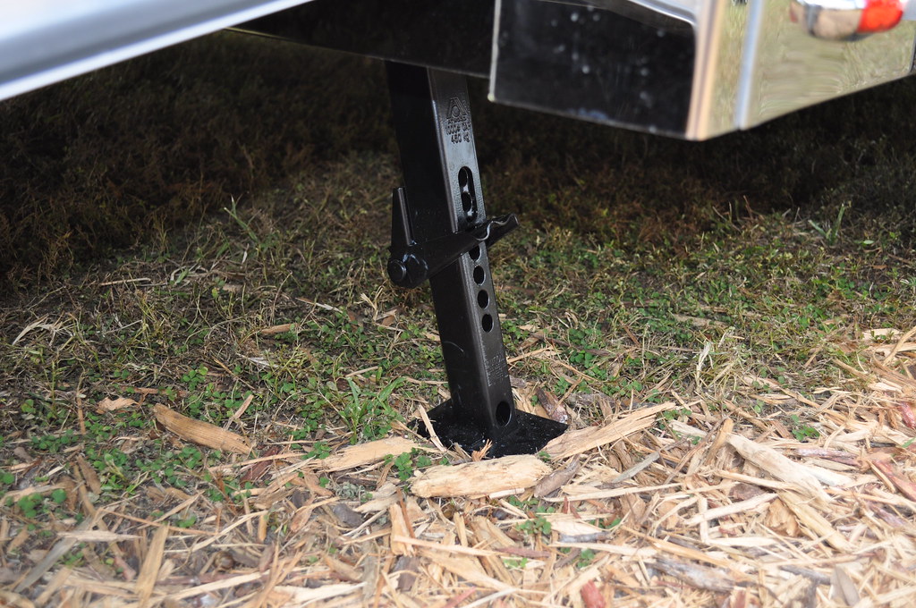 Drop Down Rear Stabilizer Jacks Drop Down Rear Stabilizer … Flickr