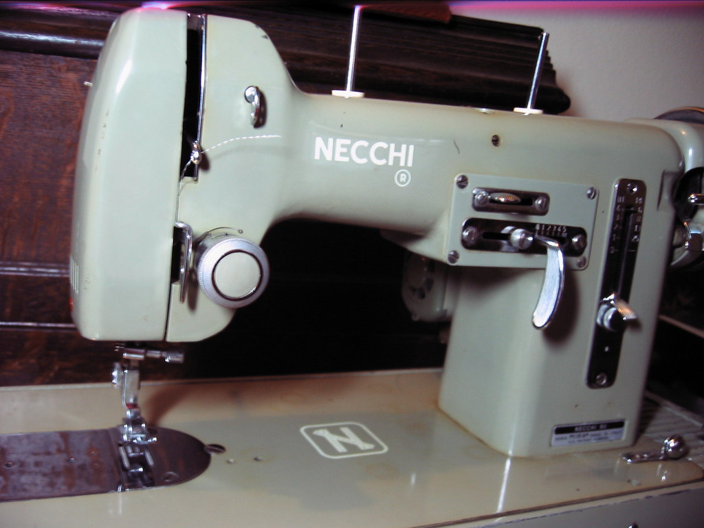 1950's Necchi Mira Italian made early zig zag machine with… Flickr