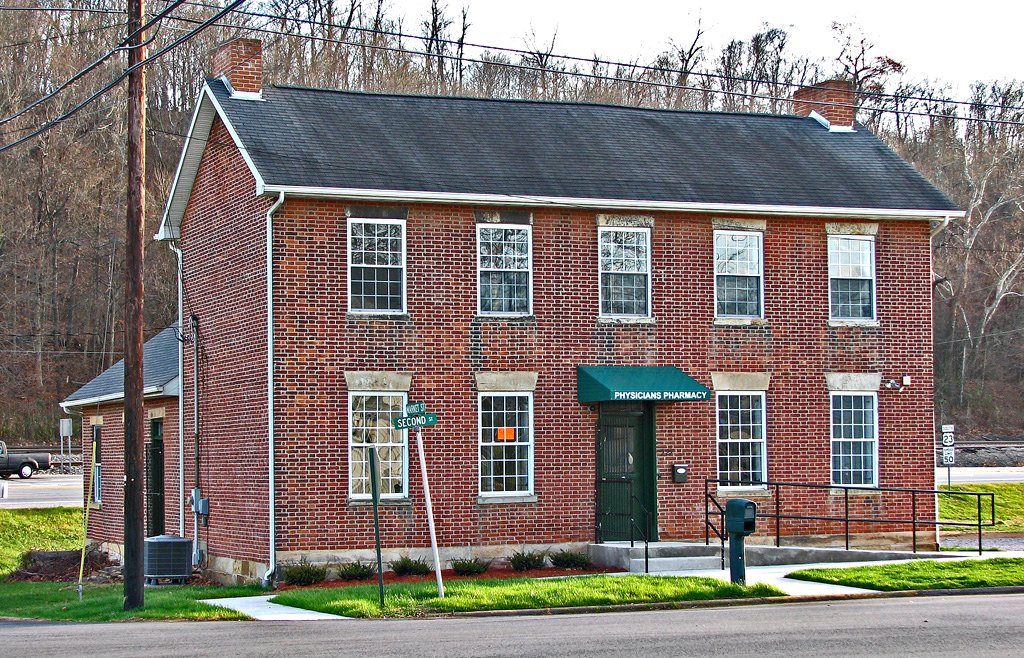 Newlyremodeled Historic Piketon, Ohio House In the Piketo… Flickr