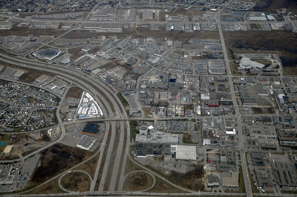 15 North Exit The big highway is Autoroute 15 North in Lav… Flickr