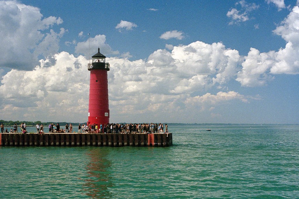 Kenosha North Pier Light The Kenosha North Pier Light in d… Flickr