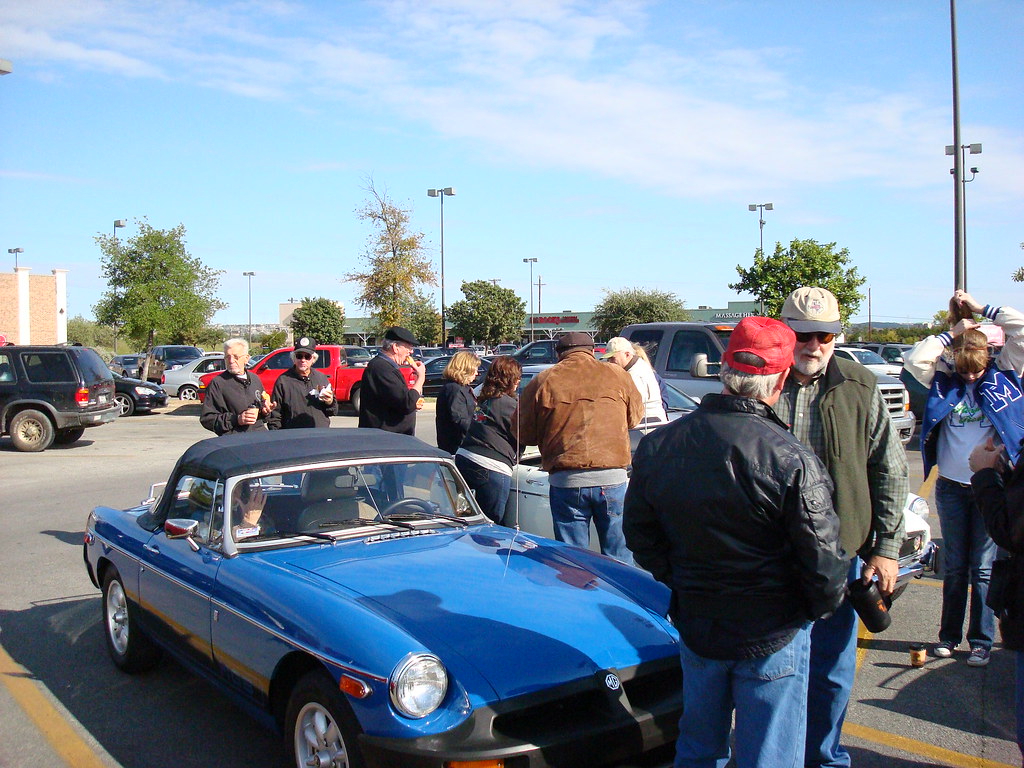 FALL HILL COUNTRY RUN CARS AT THE HEB PARKING LOT AT 1604 … Flickr