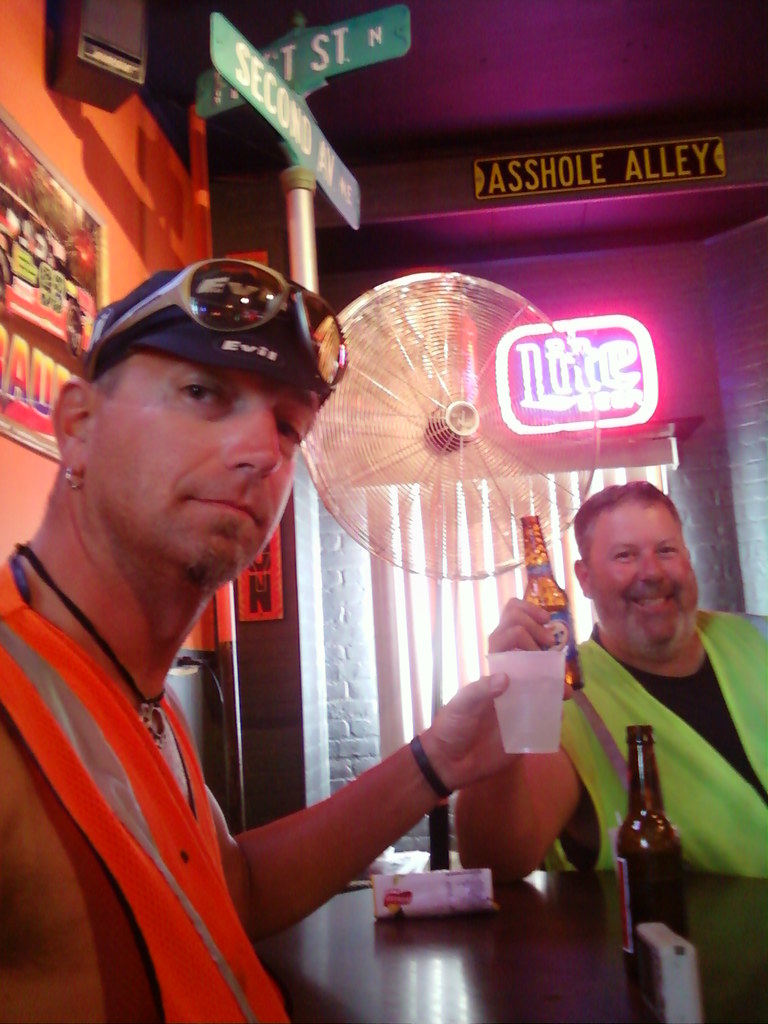 Dirty Ernie's Farley, IA One Eyed z Flickr