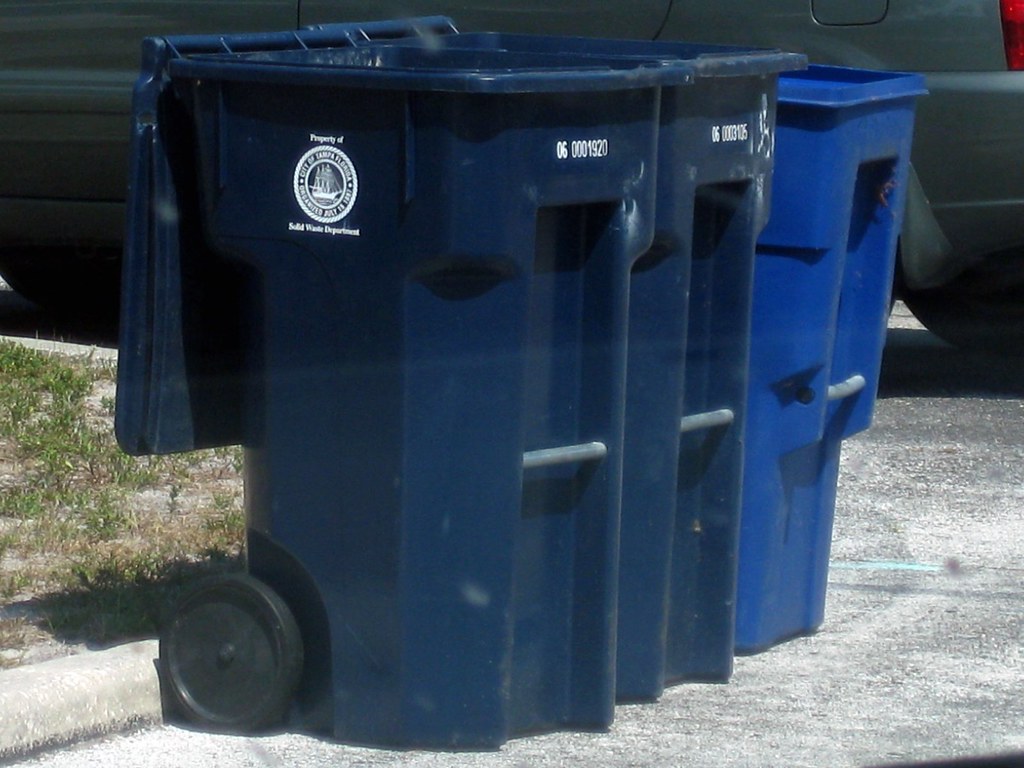 Tampa, FL Solid Waste Rollout Carts Might be Zarn or Ot… Flickr