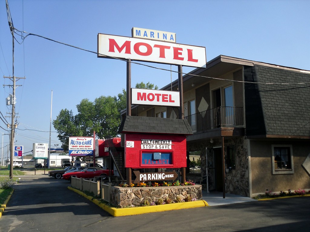 Marina Motel Fox Lake, Illinois Sign as of 2011 is almost … Flickr