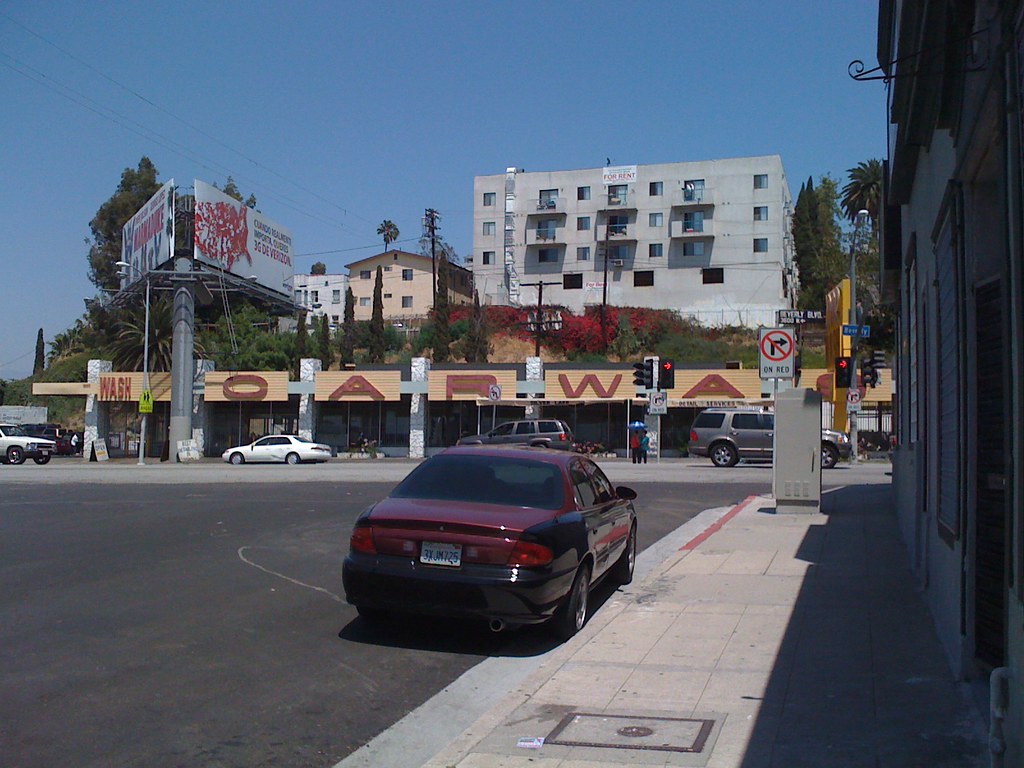 Silverlake Car Wash (Council and Virgil) jann_on Flickr