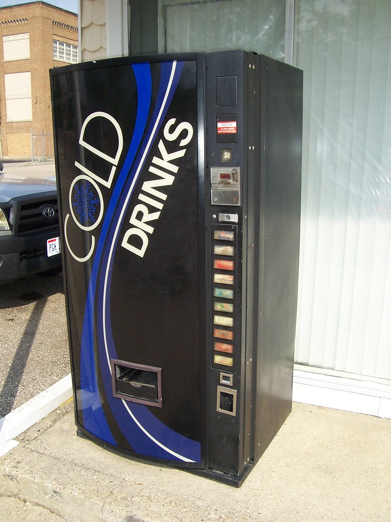 Cold Drinks Vending Machine A snazzylookin' Cold Drinks v… Flickr