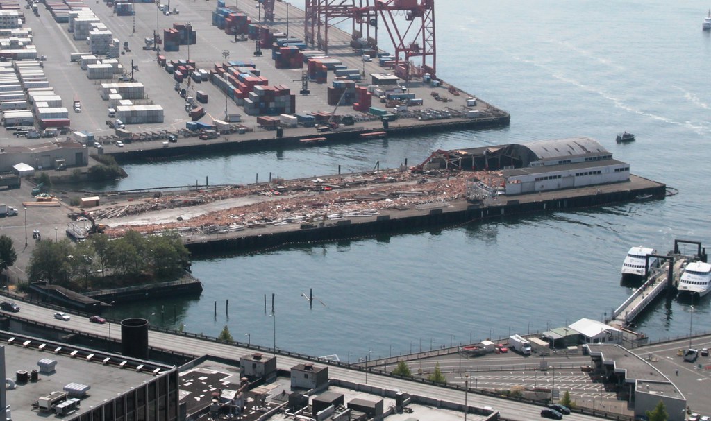 Pier 48 warehouse demolition Day 6 Demolition crews work… Flickr