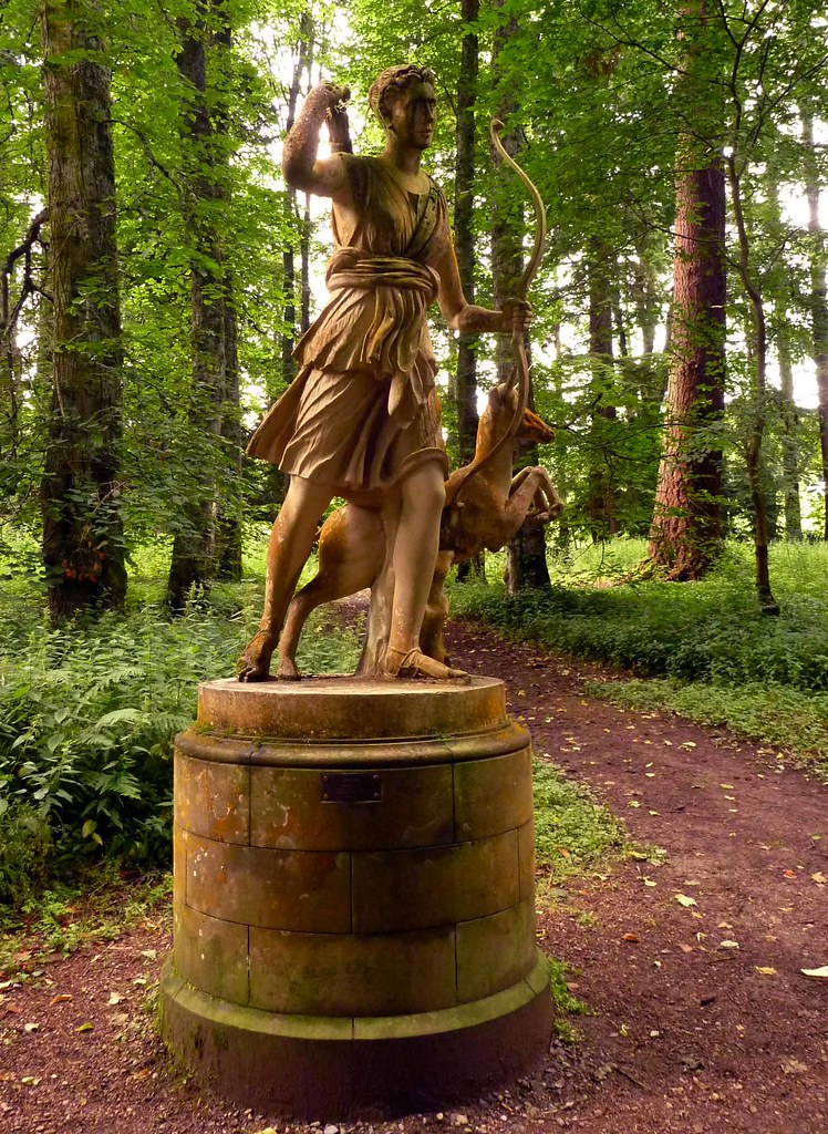 Diana, godin van de jacht. In het park van het kasteel van… Flickr