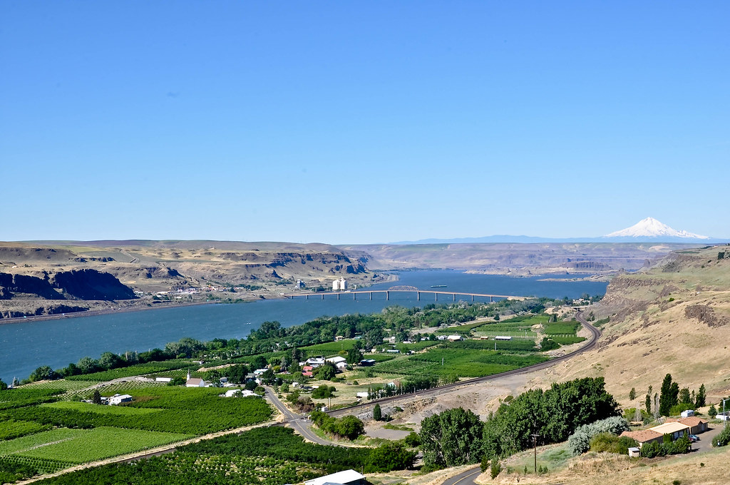 Maryhill, WA. with Columbia River and Mt. Hood. Flickr