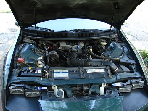 95 Camaro Engine | I replaced Battery, Spark plugs, Wires, a… | Flickr
