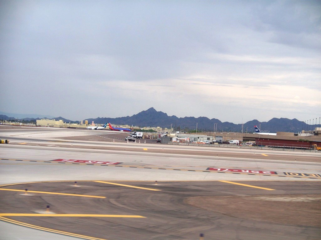 PHX airport taking off Starcrest2023 Flickr