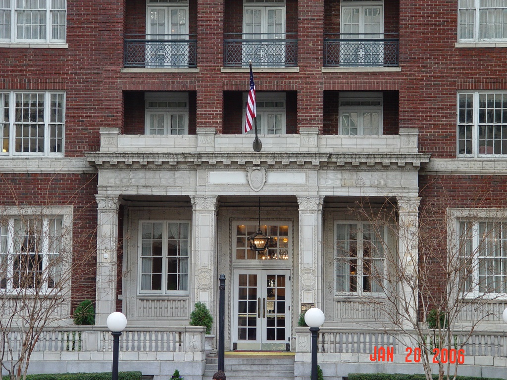 New Tutwiler Hotel, Birmingham, Alabama In 1985 it was dec… Flickr