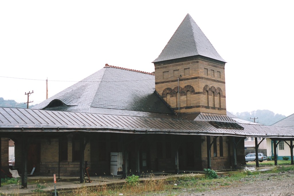 P&LE Coraopolis, PA The P&LE station at Coraopolis, PA. Flickr