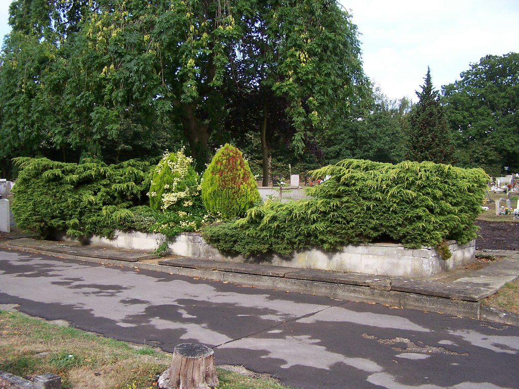 Enfield Civilian War Memorial In Lavender Hill Cemetery. A… Flickr