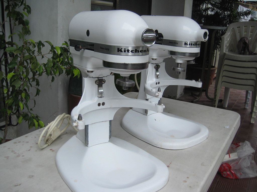 Kitchen Aide Mixer 5 quart Mixer. Made in USA. 220v, No bo… Flickr