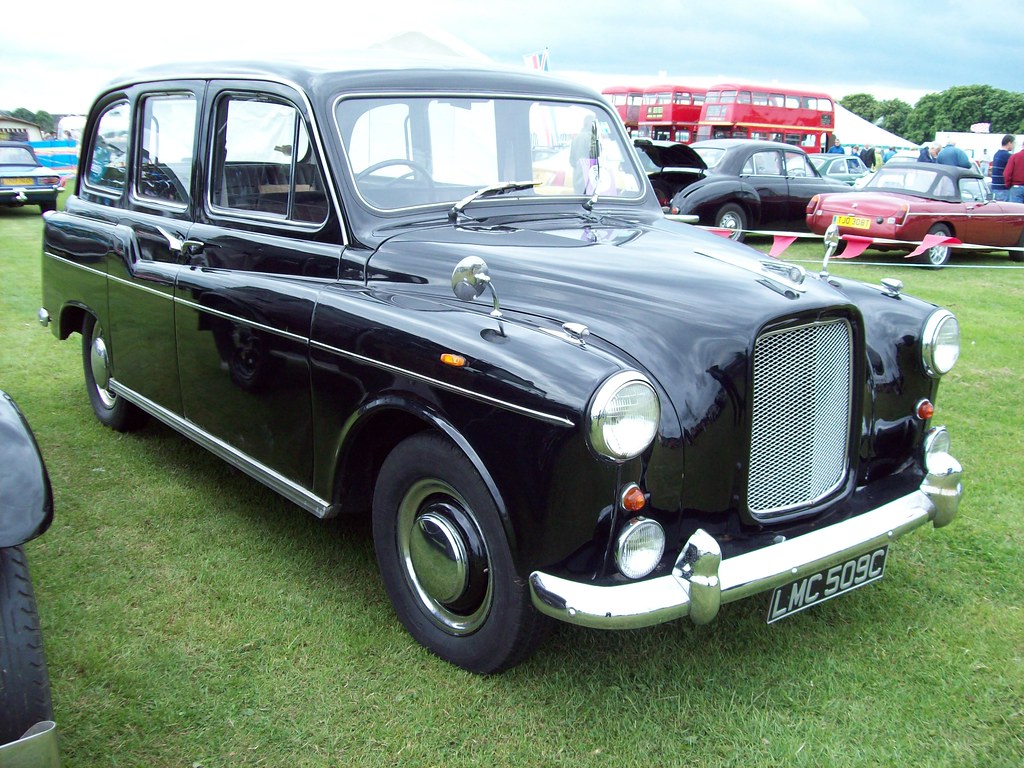 33 Austin FX4 Taxi (1965) Austin FX4 Taxi (195897) Engine… Flickr