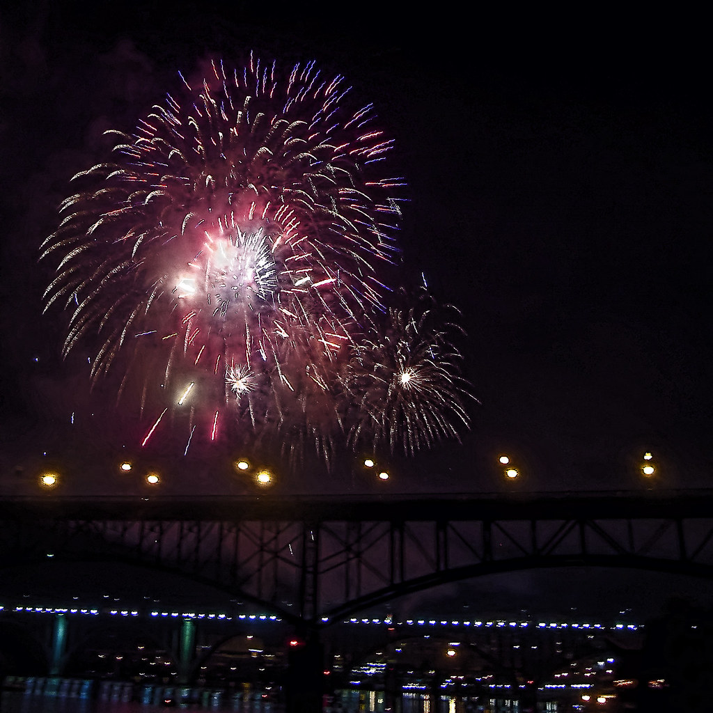 fireworks in knoxville_8789 fireworks in knoxville tenness… Flickr
