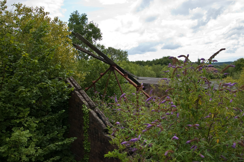 Old building, Llanharry Iron mine Llanharry Iron, mine, cl… Flickr