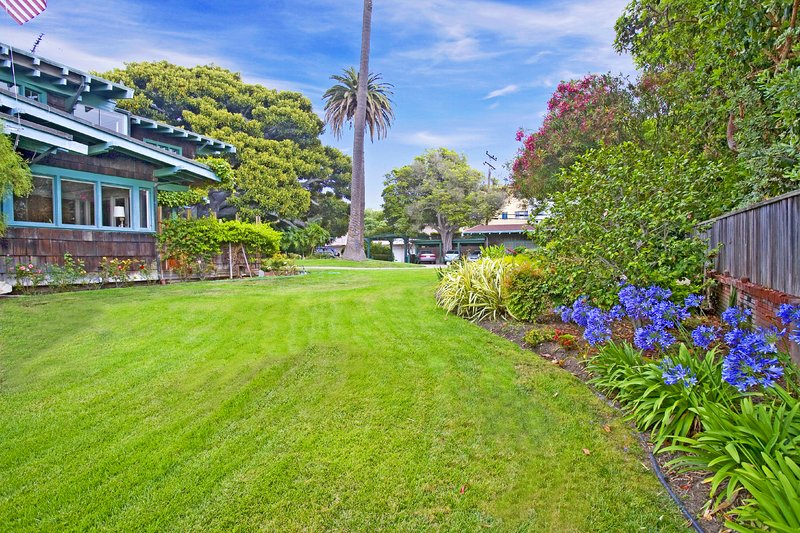 236 Adelaide, Santa Monica Flickr