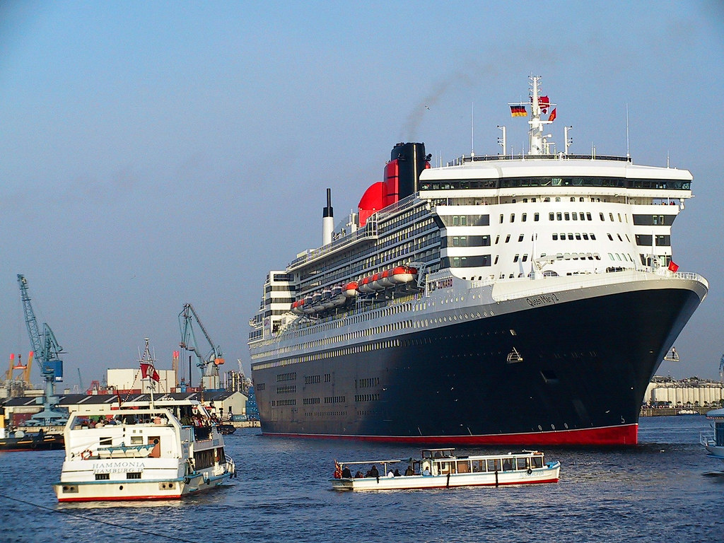 Queen Mary 2 im Hamburger Hafen 2004 Johannes Flickr