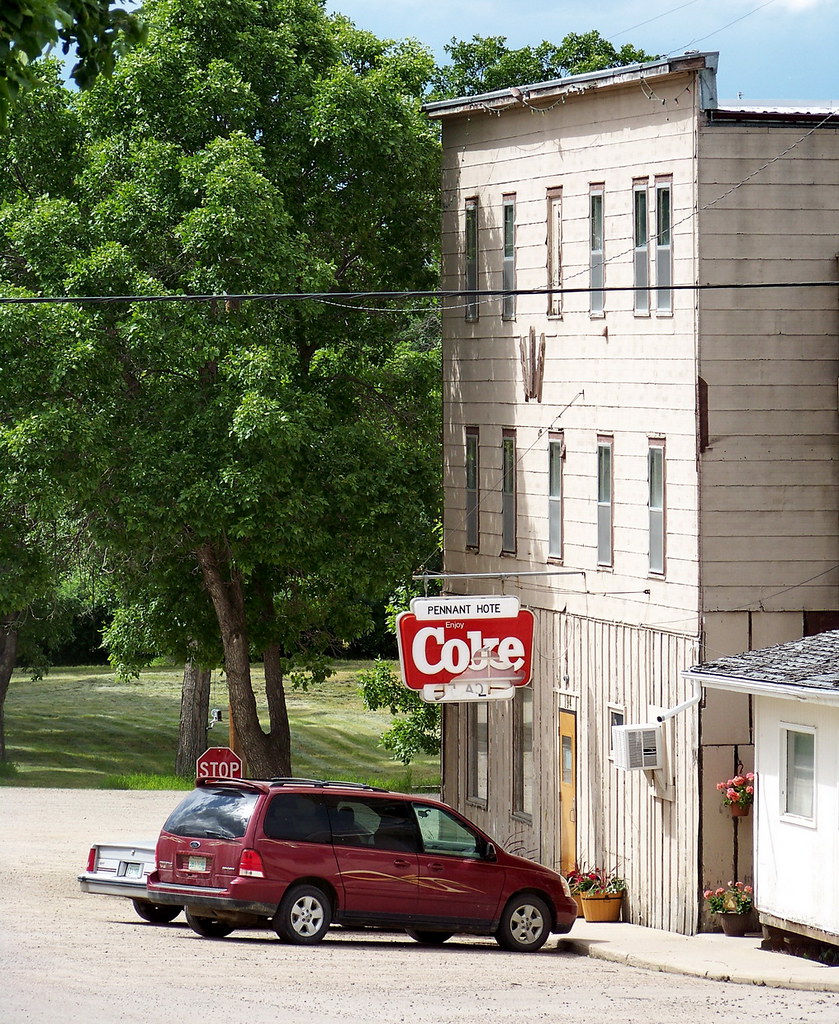 SKSW10f43 Pennant Hotel, Saskatchewan 2010 Pennant Hotel w… Flickr